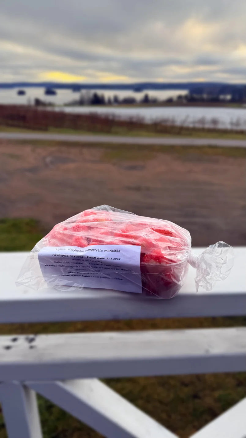 Yrjölän makea mansikka 1kg (Pakaste)